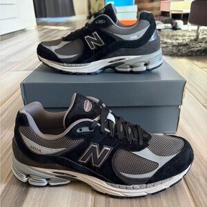 Men's New Balance 2002R Sneakers Shoes - Black Grey U2002RC